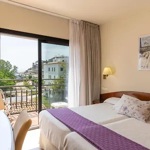 Avenida 2*, Tossa de Mar España
